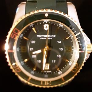 NWT Authentic Swiss Army Watch